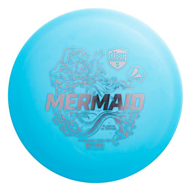 Discmania Mermaid driver held in hand, comfortable grip for precise throws