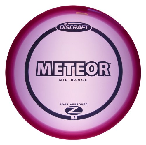 Discraft Z-Meteor mid-range disc flight, ideal for straight throws and controlled turnovers.