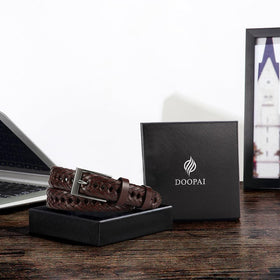 DOOPAI golf-friendly belt buckle provides secure closure during active days.