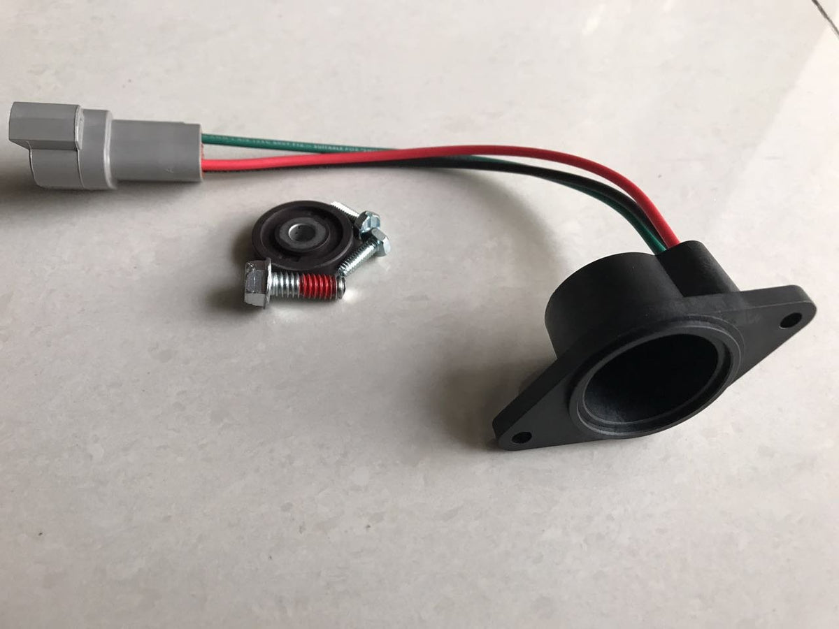 Dr.Acces small-stock speed sensor reduces clutter during motor service.