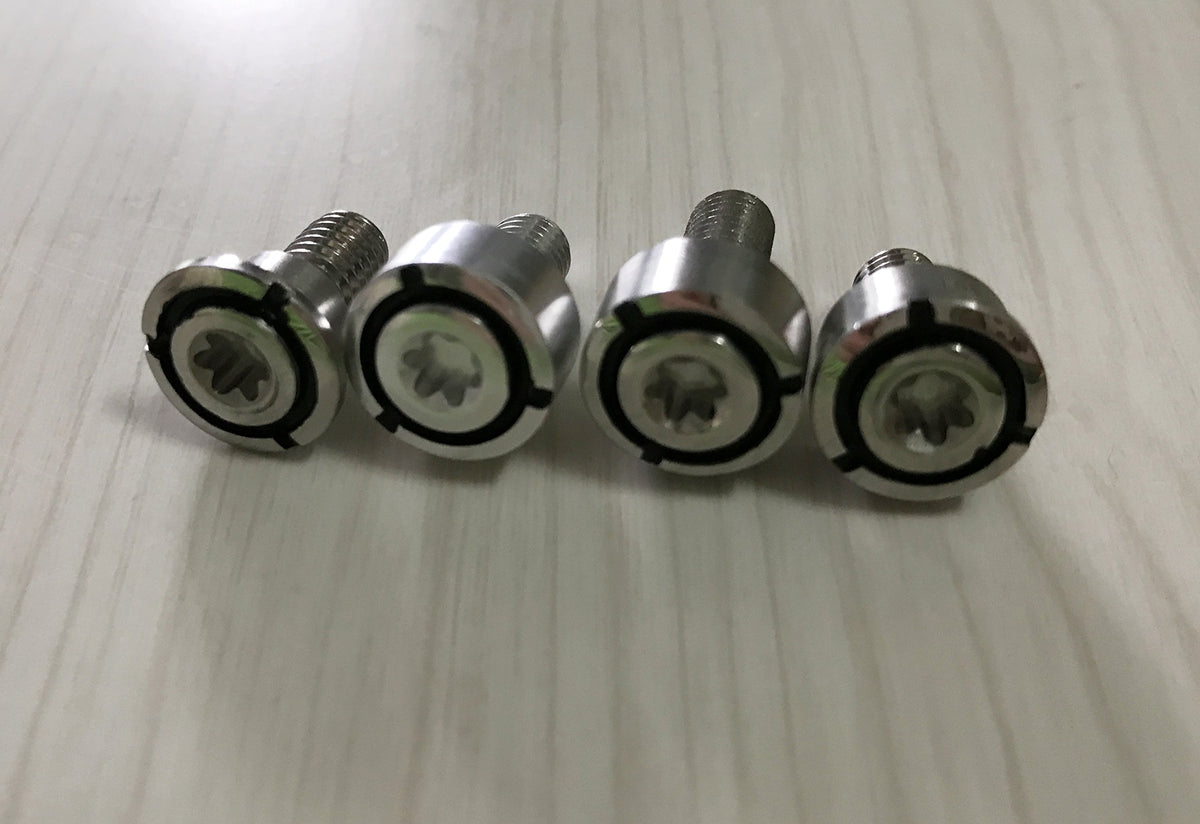 Dree 4X 3g weight added to Callaway GBB 816 Sub Zero for customizable feel.