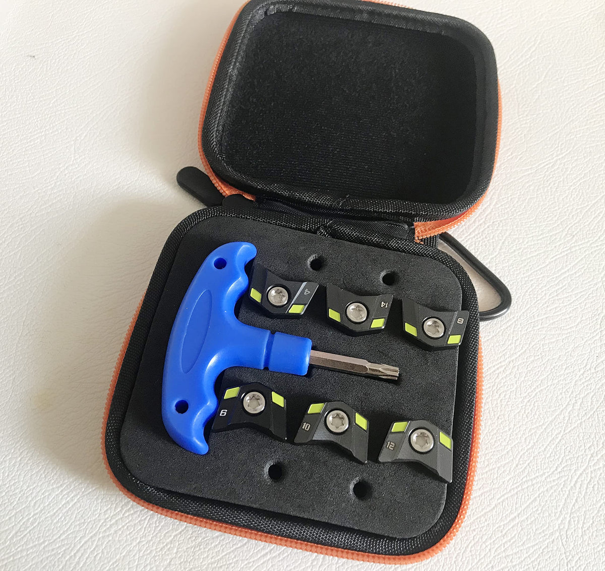 Dree Cobra King RAD Speed XB Draw weight screw 4g for customizable shot bias.