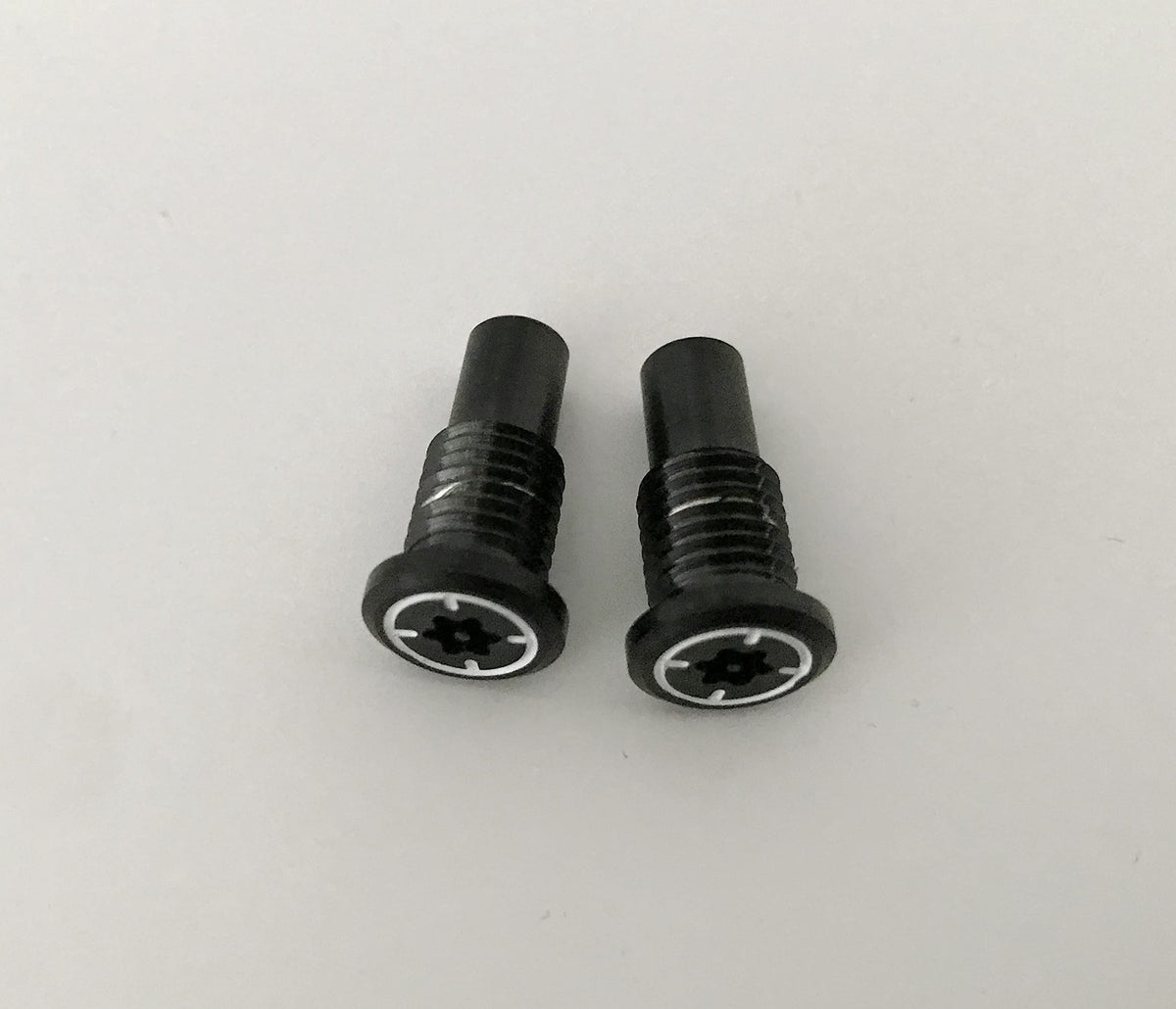 Dree 4-piece golf weight screws for Taylormade drivers enable adjustable launch and feel.