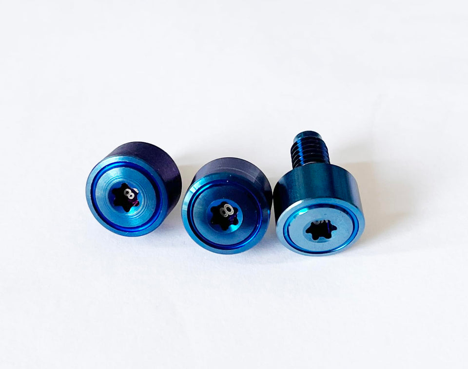 Dree golf weight screw for Callaway Paradym Ai Smoke with 2g and 14g options to tune feel