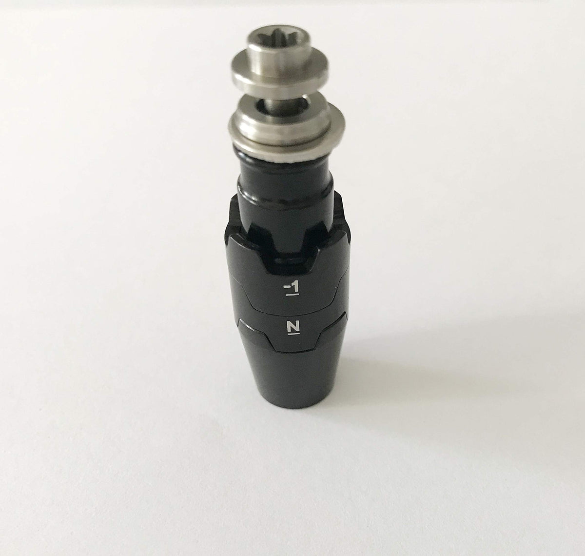 Dree left-hand shaft adapter sleeve in 0.335/0.370 sizes for Callaway Epic Flash, enabling secure fit.