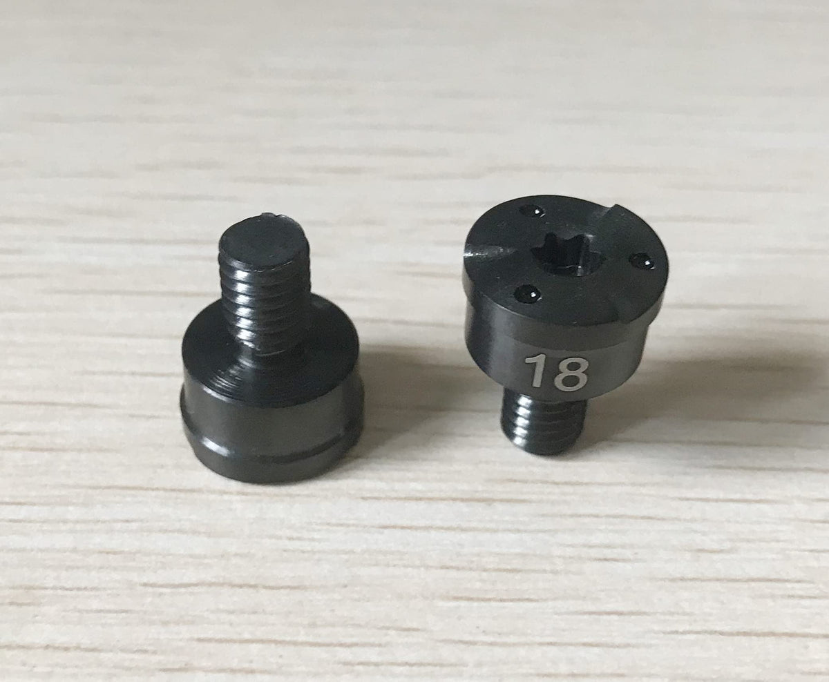 Dree two-piece golf weight for Callaway Mavrik improves swing balance and customization