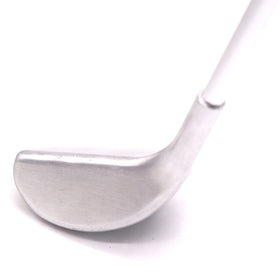 Dyienocs right hand club design fits teen and adult players comfortably.