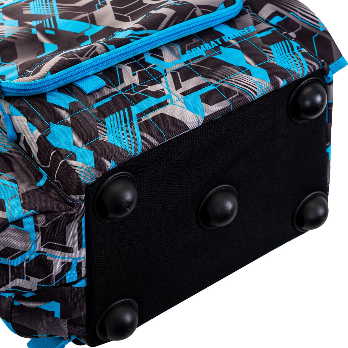 Dynamic Discs Combat Ranger backpack on course ready for everyday play.