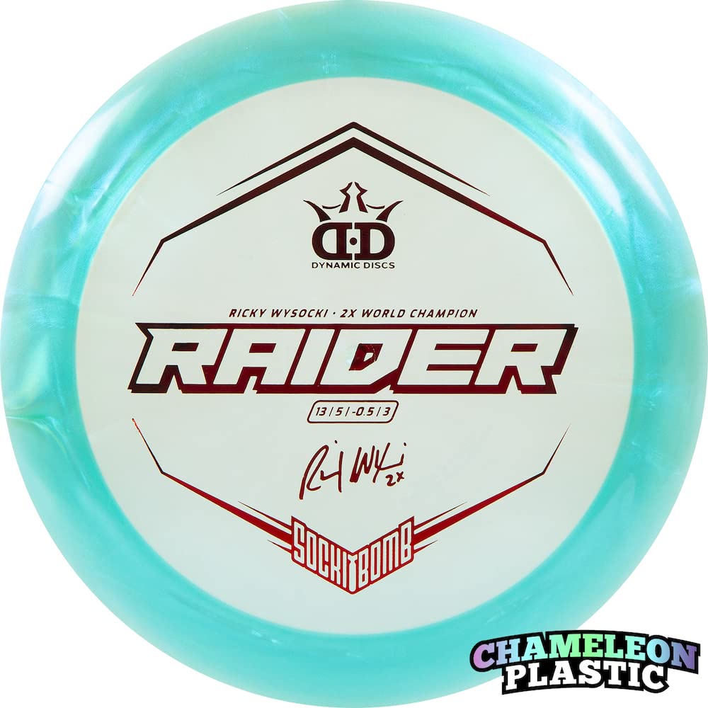 Dynamic Discs Raider Lucid-X in flight highlights stable distance potential across arm speeds.