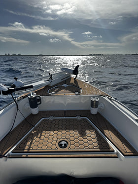 E-Sea Cup Adjustable White UV-resistant durable material for outdoors.