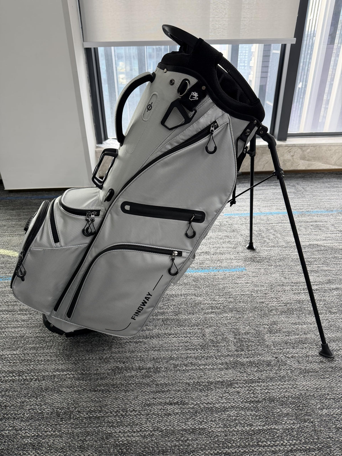 Findway 14-way golf stand bag with dual strap for easy carry.