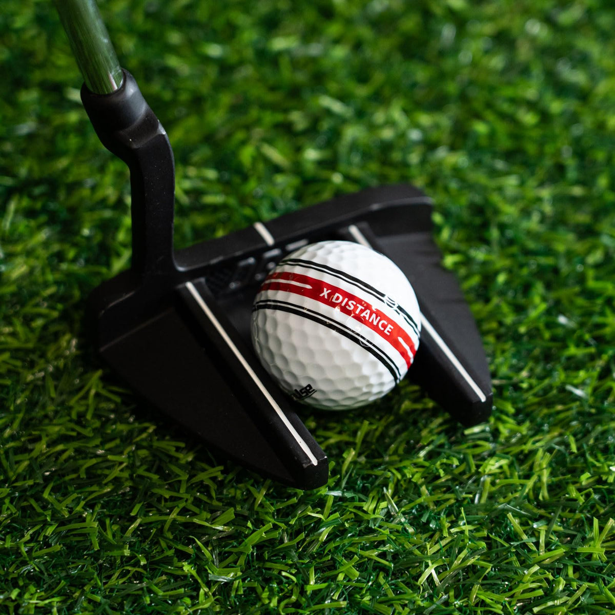 FirePULSE 360° Track Alignment assists quick targeting and putting setup.