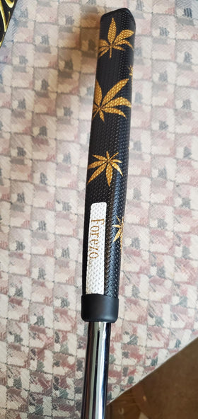 Forezo Putter Grip non-slip texture improves grip in wet or humid conditions.