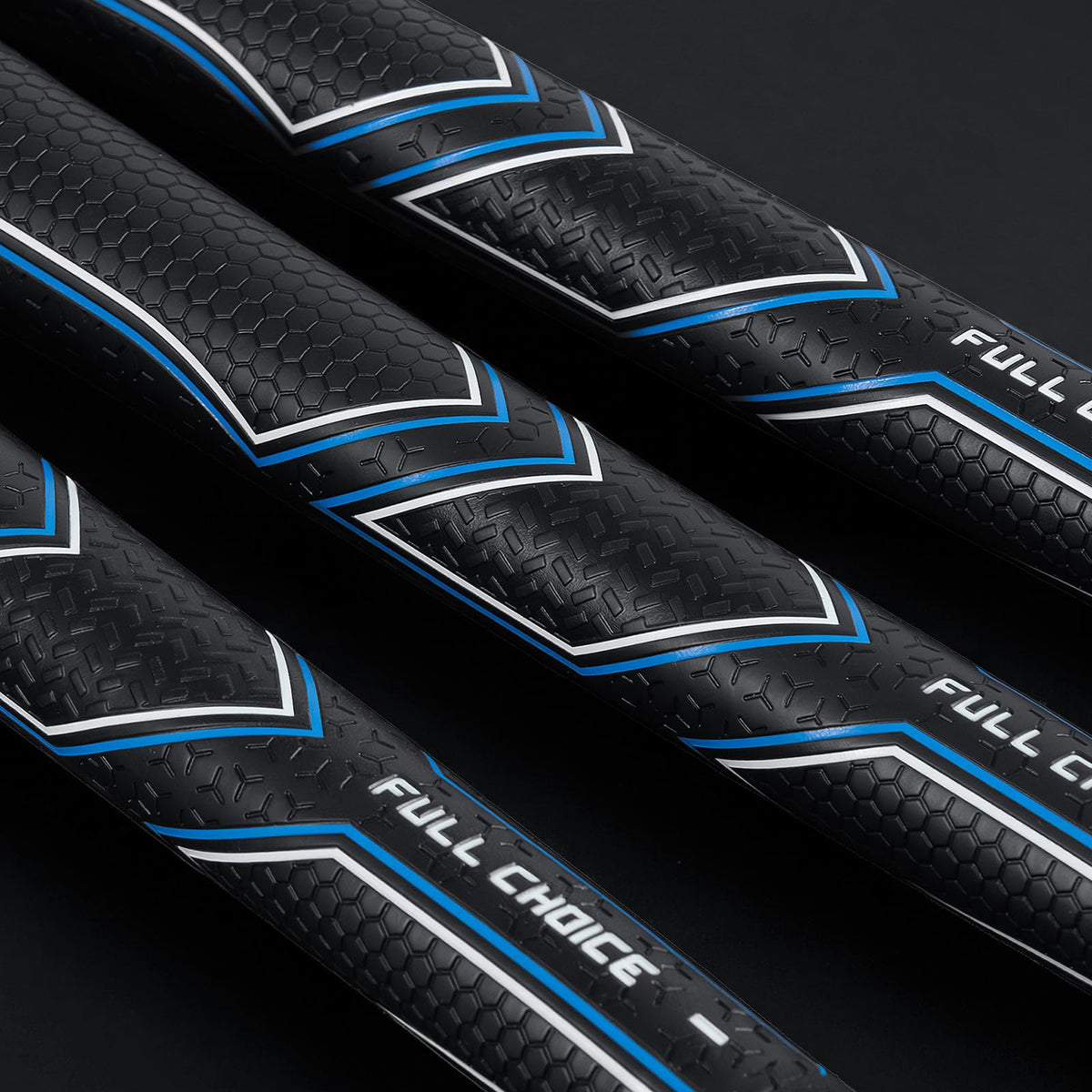 Full Choice grip on wedges provides confident hold in dry and damp conditions