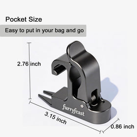 FurryFeast easy-in-out clip helps clipping without fumbling.