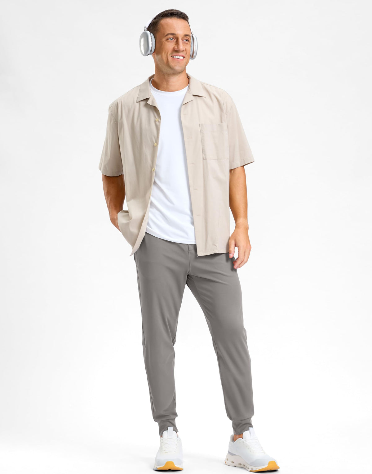 G Gradual elastic waistband joggers, customizable fit for comfort during activity.