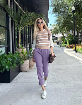 G Gradual pants in 7/8 length provide a sleek, energetic silhouette.