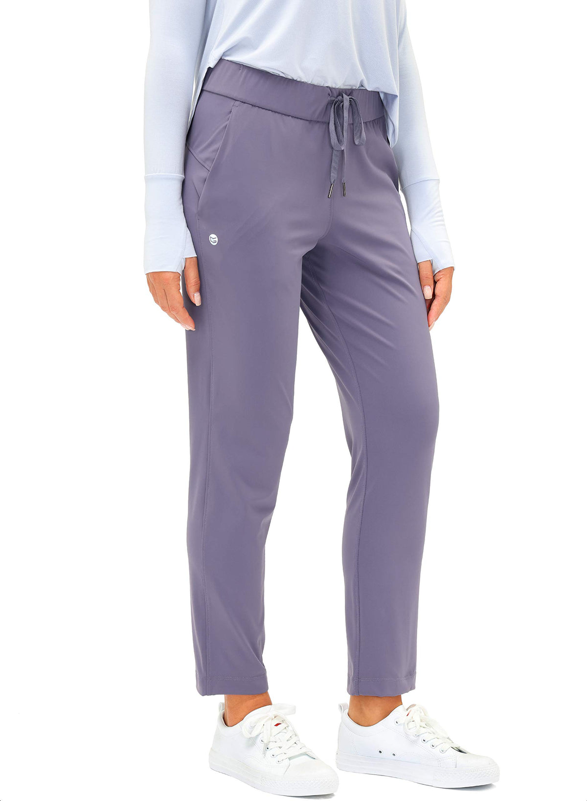 G Gradual pants feature deep pockets for secure storage during workouts and errands.