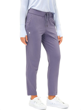G Gradual pants feature deep pockets for secure storage during workouts and errands.