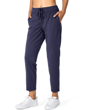 G Gradual deep pockets provide secure storage during workouts.