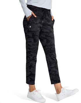 G Gradual pants with elastic drawstring offer a secure, customizable fit