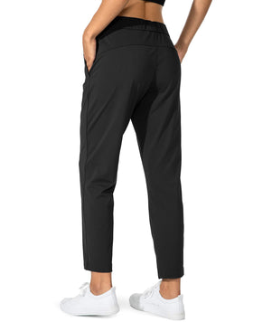 G Gradual pants feature four-way stretch fabric for unrestricted movement during activity.