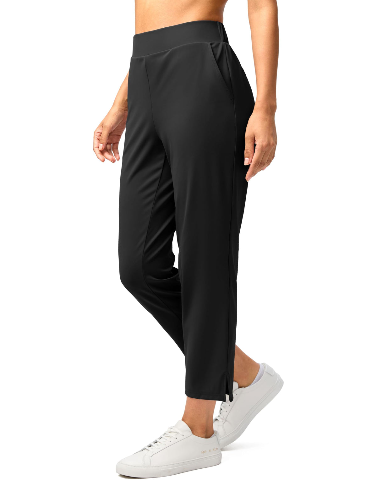G Gradual pants with inner drawstring for a secure, adjustable waist.
