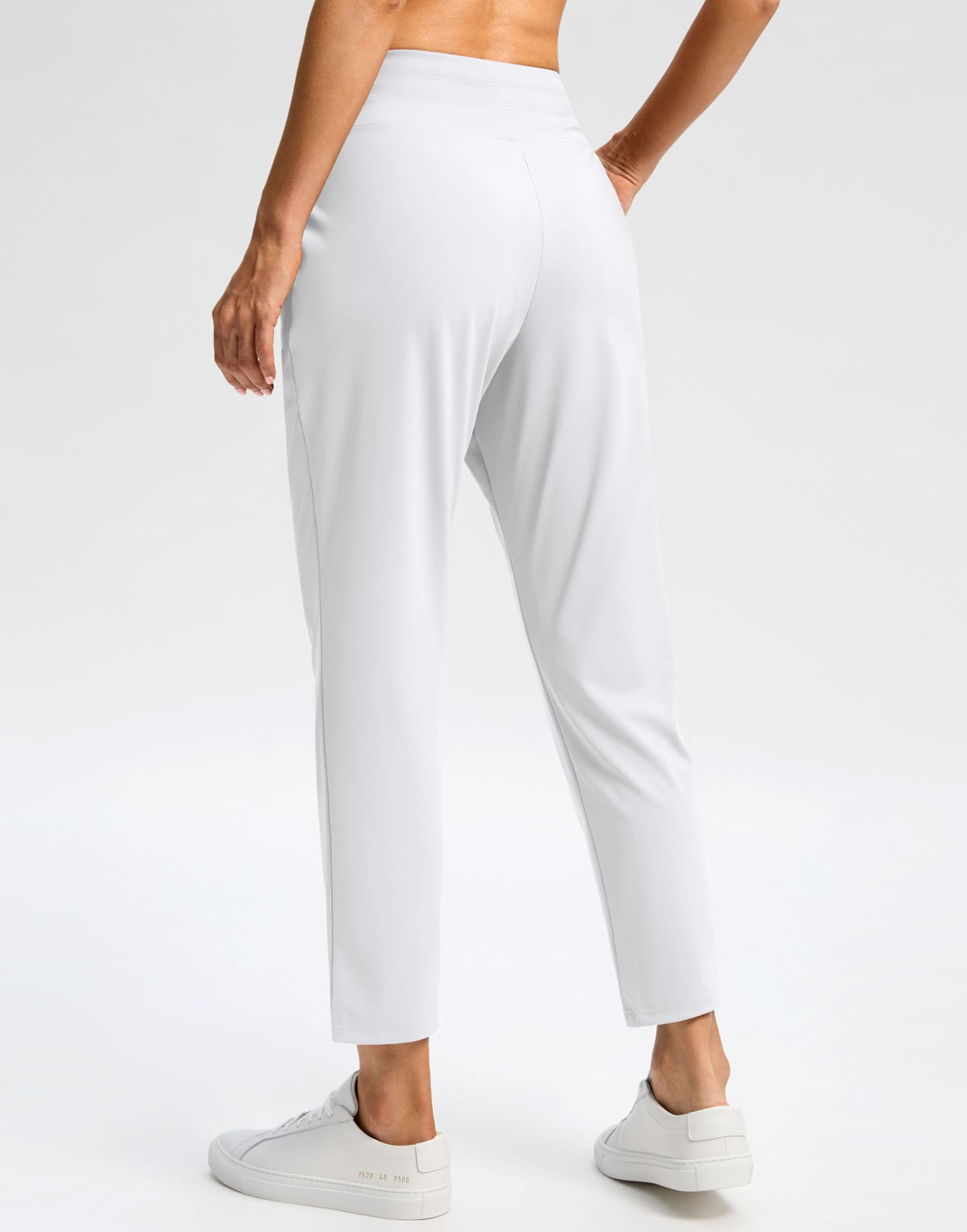 G Gradual white pants designed for summer comfort and easy outfit pairing.