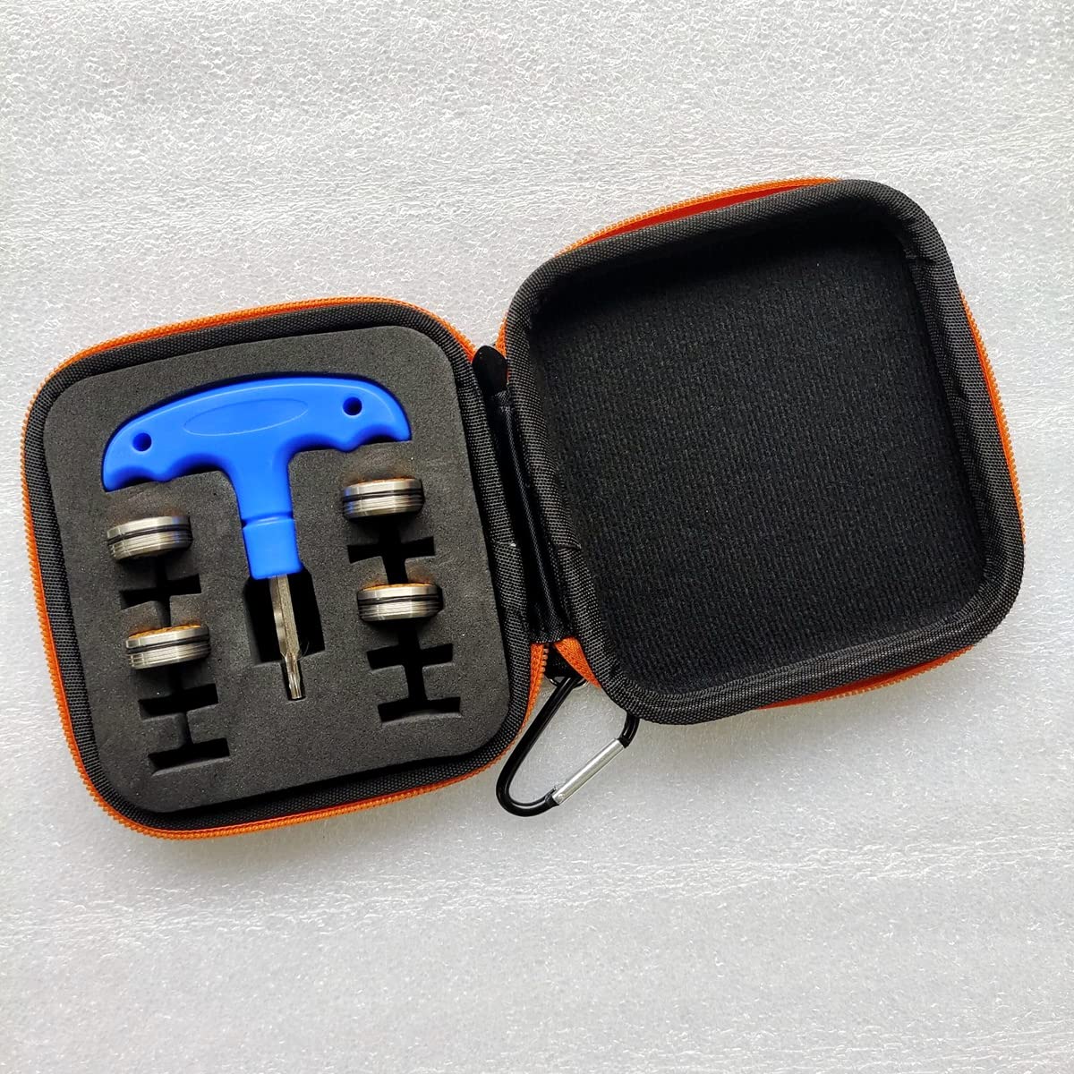 Generic 30g weight close-up shows precise diameter for compatibility.