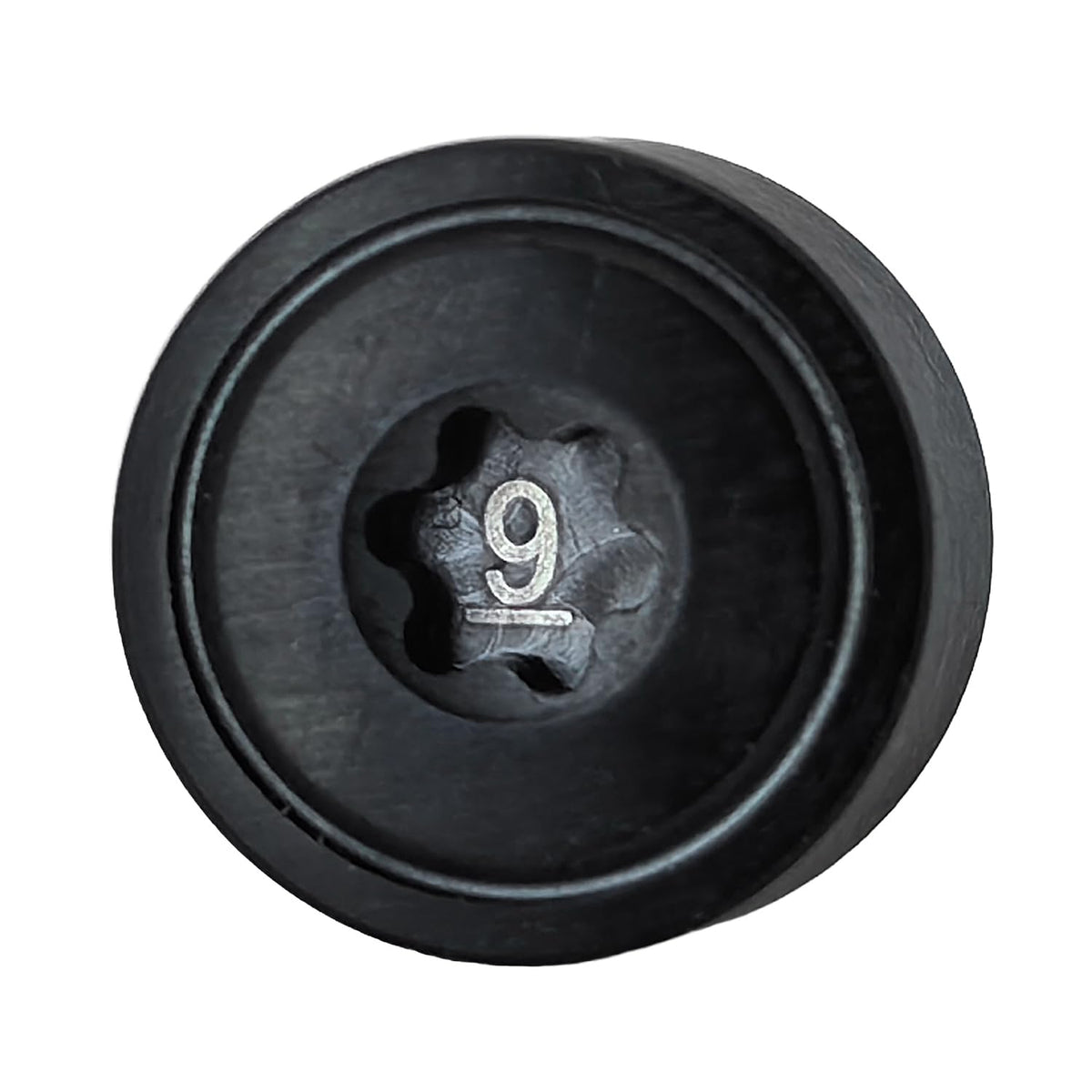 Generic Elyte driver weight 9g improves balance and control.