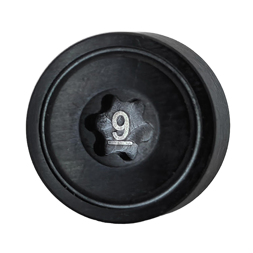Generic Elyte driver weight 9g improves balance and control.