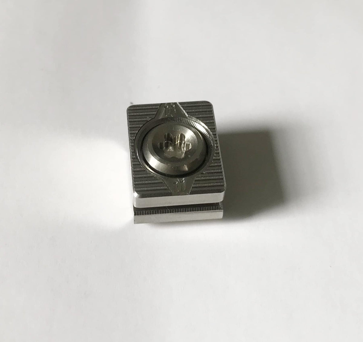 Generic Mizuno ST-200G weight screw 11g offers heavier feel for wind stability.