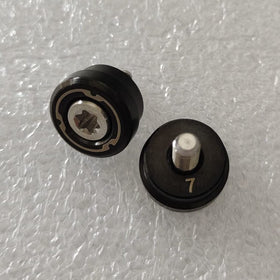 Generic packaging shows one 7g weight for replacement