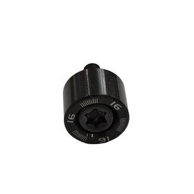 Generic Qi4D 16g golf weight with circle and screw; aids weight tuning for driver performance.