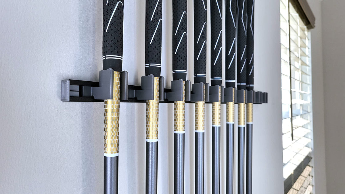 Generic scratch-free design protects club finishes while hung.