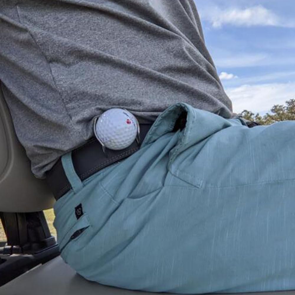 Gloperti golf ball holder offers a unisex design that fits many waist sizes.