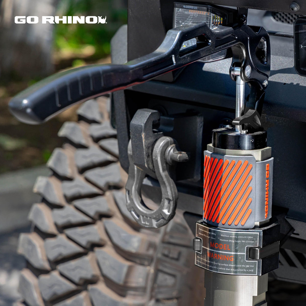 Go Rhino! EG1 hydraulic jack bag in use for safe transport