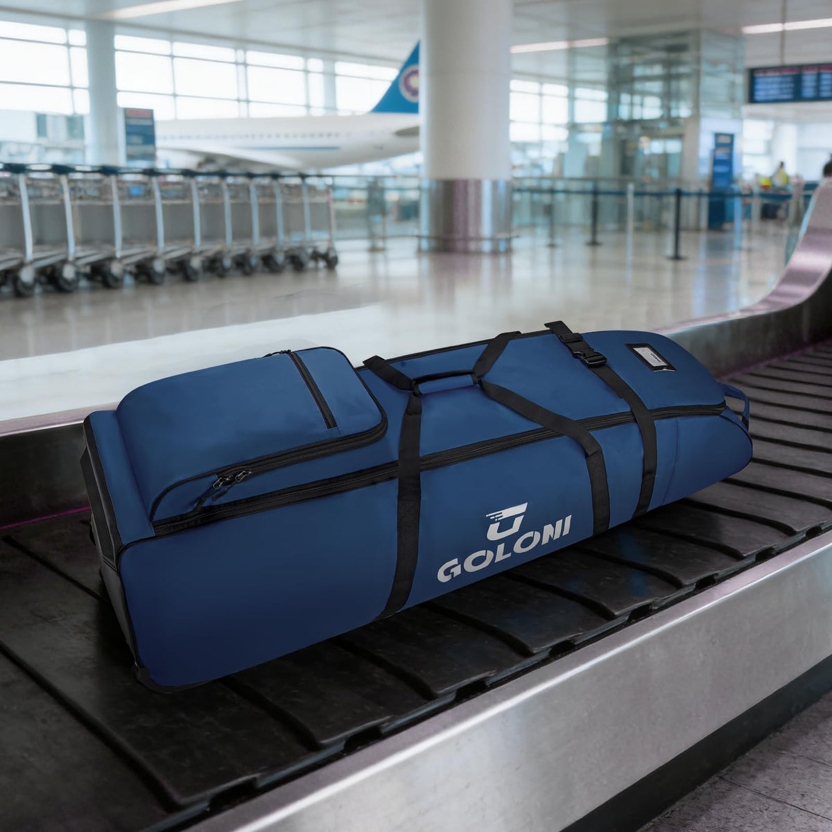 Goloni 900D Oxford waterproof material protects gear from rain and spills.