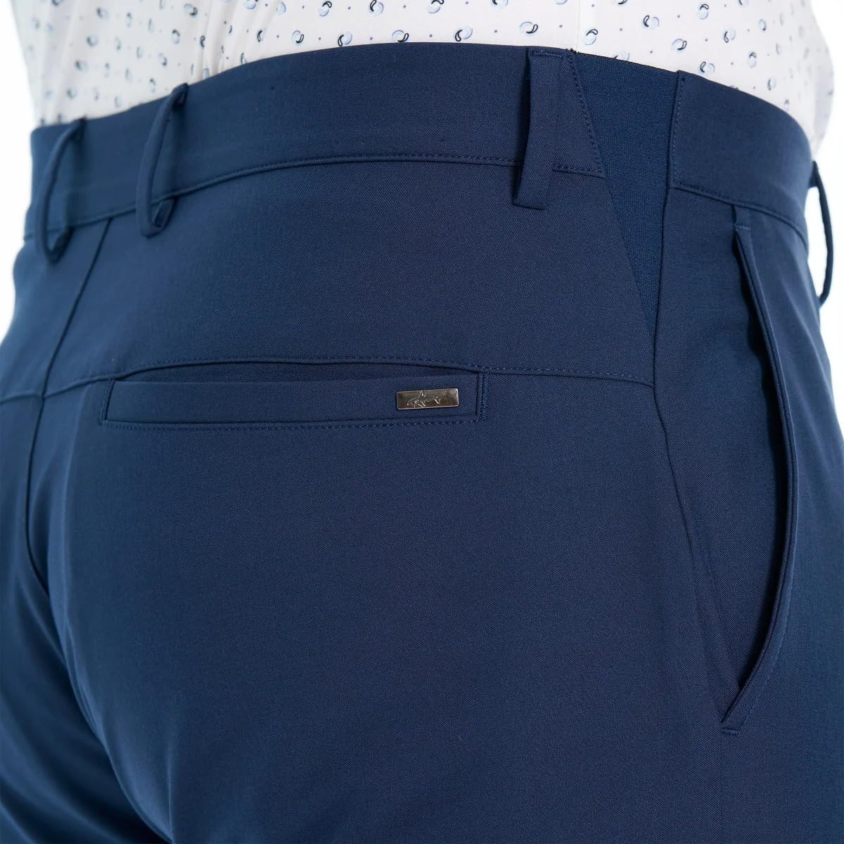 Greg Norman ML75 tailoring close-up illustrating clean silhouette and quality craft.