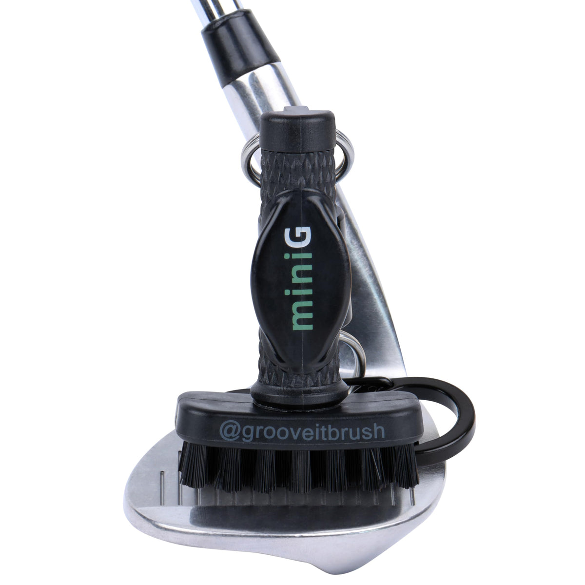 Detachable magnet keeps GrooveIt MiniG secure on your bag.