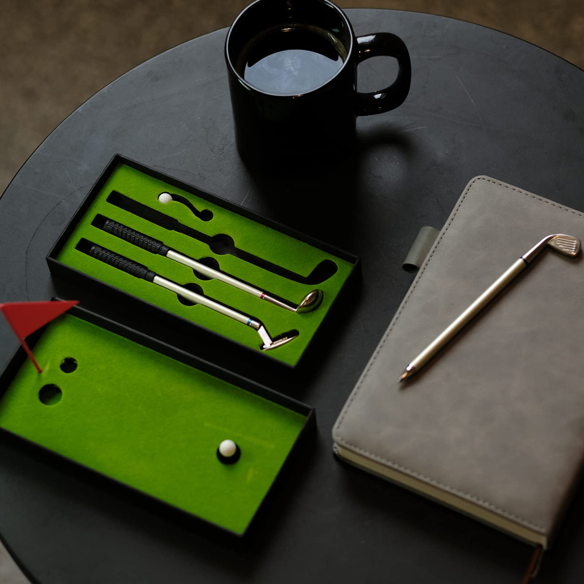 GUTE Pens Display emphasizes easy access to club-inspired stationery