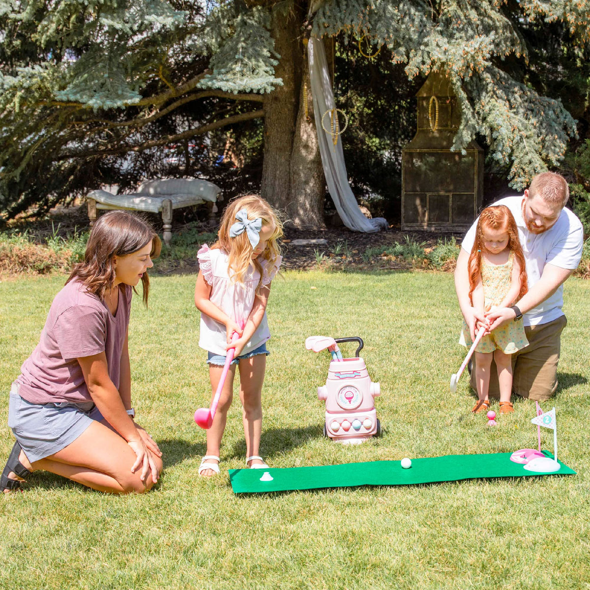 Hapinest gift-ready golf set pink makes a thoughtful birthday gift option.