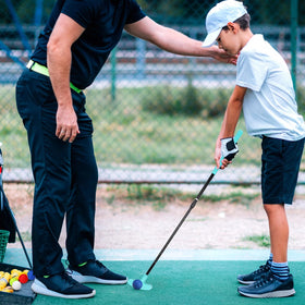 Hiboom includes four practice balls for immediate training sessions.