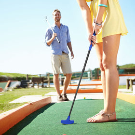 Hiboom four-color bundle enabling family-friendly golf practice.