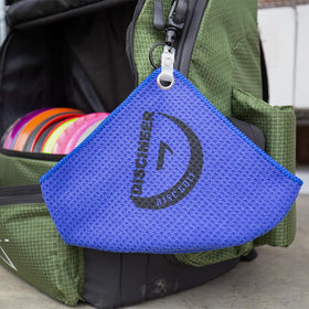 HYZER HOUND DISCS Discineer lightweight towel fits any bag.