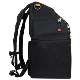 Hyzerflex ALLSTAR front pocket holds putters for easy reach