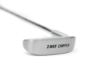 Pinemeadow Two Way Chipper in hand shows left-right compatibility for on-course flexibility.
