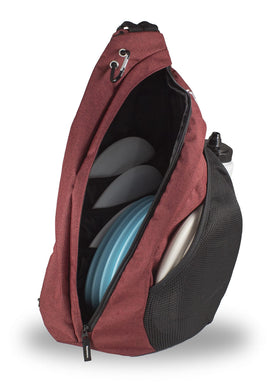 Front putter pouch holds two putters or oversized discs for easy access.