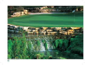 Spectacular Golf: twilight hole under open skies promising memorable rounds