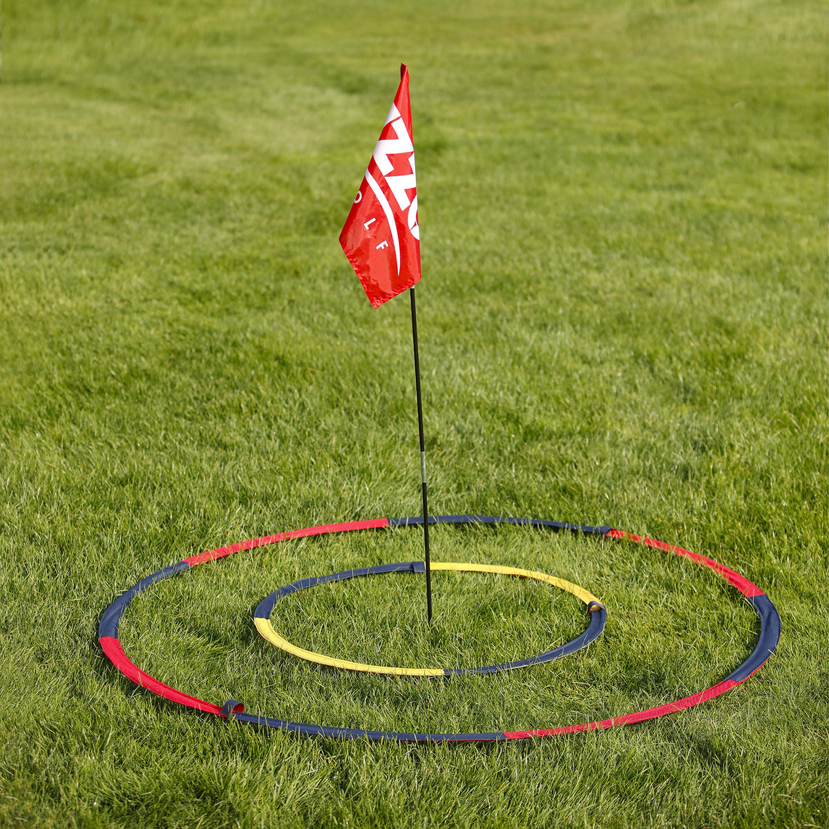Izzo Backyard Bullseye 4-foot flag helps simulate real green alignment.